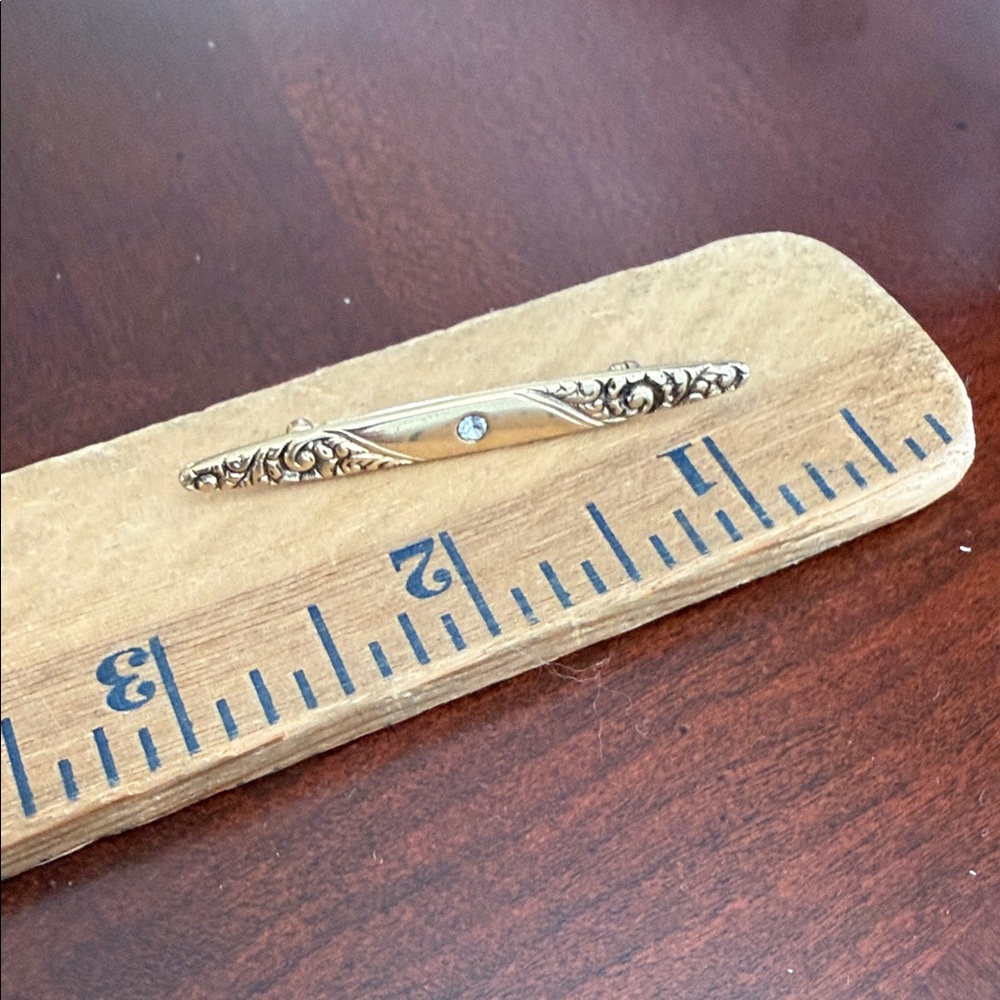 Vintage Avon Gold Tone Brooch